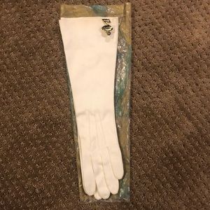 Vintage Crescendoe Women’s gloves. 6 1/2. New.
